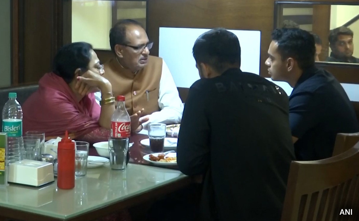 Shivraj Singh Chouhan Enjoys Dinner With Family After BJP's Big Win In Madhya Pradesh