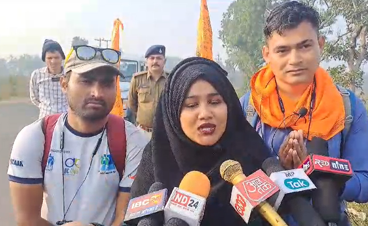 शबनम के'राम ': मुंबई से पैदल ही अयोध्या के लिए निकली मुस्लिम लड़की, MP के बड़वानी पहुंची