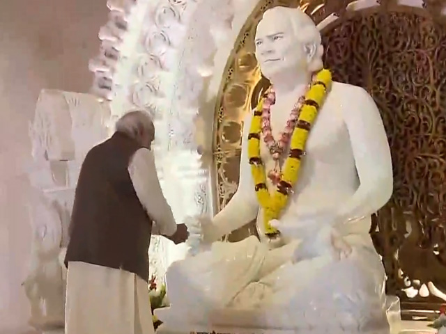 PM Modi Inaugurates World's Largest Meditation Centre In Varanasi