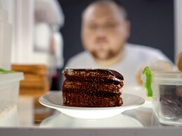 Can Loneliness Make You Reach For Something Sweet? Research Says Yes Can Loneliness Make You Reach For Something Sweet? Research Says Yes