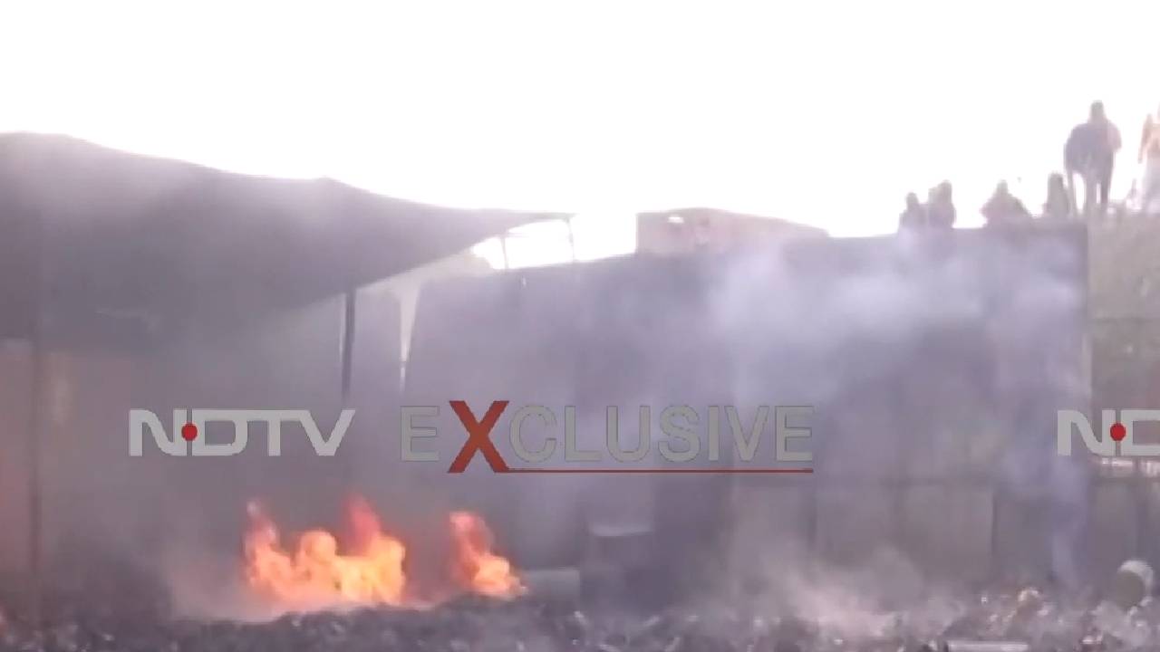 Gwalior News:  प्लास्टिक के गोदाम में लगी आग, करोड़ों का हुआ नुकसान