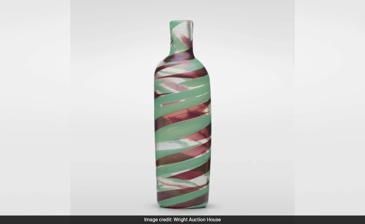 Vase Bought For $3.99 At US Thrift Store Sells For Over $100,000 At Auction - Vimarsana News