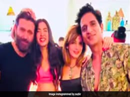 Hrithik Roshan Wishes Arslan Goni: "Happy Birthday Brother Man" Hrithik Roshan Wishes Arslan Goni: "Happy Birthday Brother Man"