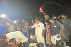 CPM Student Wing Stages Massive Protest Against Kerala Governor At Calicut University CPM Student Wing Stages Massive Protest Against Kerala Governor At Calicut University