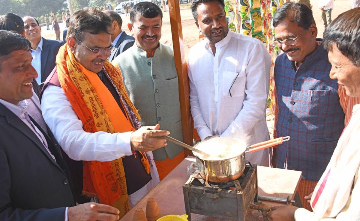 Bhajan Lal Sharma: चाय बनाते नजर आए राजस्थान के सीएम भजनलाल शर्मा, सोशल मीडिया पर वायरल हुई तस्वीर