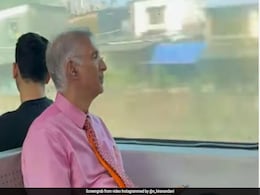 ट्रैफिक ने किया बेहाल, तो करोड़ों की कार छोड़ मुंबई की लोकल में सफर करते दिखे अरबपति बिज़नेस मैन ट्रैफिक ने किया बेहाल, तो करोड़ों की कार छोड़ मुंबई की लोकल में सफर करते दिखे अरबपति बिज़नेस मैन