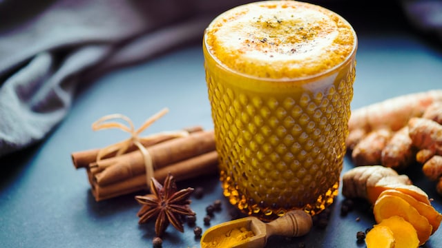 Turmeric contains a compound called curcumin, which has warming properties