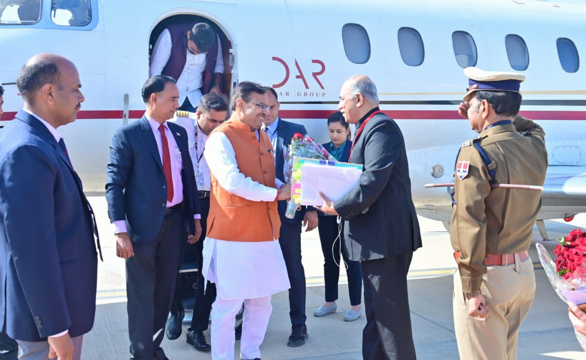 CM बनने के बाद पहली बार जैसलमेर पहुंचे मुख्यमंत्री भजनलाल, पार्टी पदाधिकारियों संग की बैठक