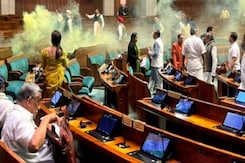 Parliament Lok Sabha Security Breach: संसद की सुरक्षा में बड़ी चूक, सुरक्षा घेरा तोड़कर कूदे 3 लोग Parliament Lok Sabha Security Breach: संसद की सुरक्षा में बड़ी चूक, सुरक्षा घेरा तोड़कर कूदे 3 लोग