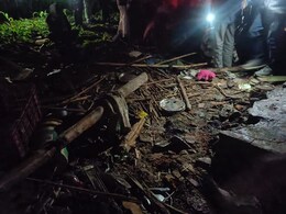 Banswara Accident:तेज रफ्तार में आ रहा डंपर घर में घुसा, खाना बना रही महिला की मौत Banswara Accident:तेज रफ्तार में आ रहा डंपर घर में घुसा, खाना बना रही महिला की मौत