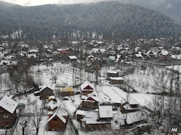 Pics: Kashmir's Gulmarg Turns Into A Winter Wonderland After Fresh Snowfall Pics: Kashmir's Gulmarg Turns Into A Winter Wonderland After Fresh Snowfall
