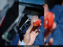 Woman Shares How A "Kind" Stranger On Train Helped Cure Her Headache Woman Shares How A "Kind" Stranger On Train Helped Cure Her Headache