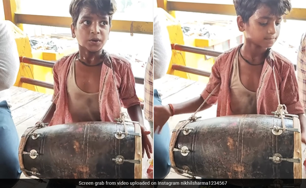 ढोलक बजाकर बच्चे ने गाया माता रानी का गीत, Video देख लोगों की आंखें भर आईं