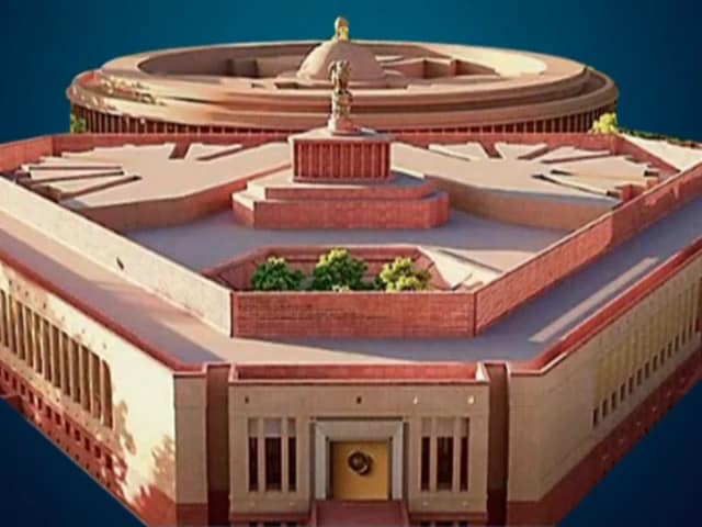 5 की बात: सुरक्षा चूक मामले में संसद में हंगामा, 15 विपक्षी सांसदों को किया गया निलंबित