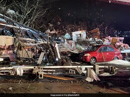 Tornadoes Hit US State Of Tennessee: Blackouts, Houses Damaged, 6 Dead Tornadoes Hit US State Of Tennessee: Blackouts, Houses Damaged, 6 Dead