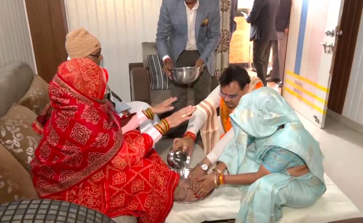Watch: Rajasthan Chief Minister Washes Parents' Feet Before Taking Oath