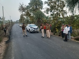 सड़क किनारे बातचीत कर रहे तीन भाइयों को कार ने मारी टक्कर, दो की मौत, एक लड़ रहा है जिंदगी की जंग