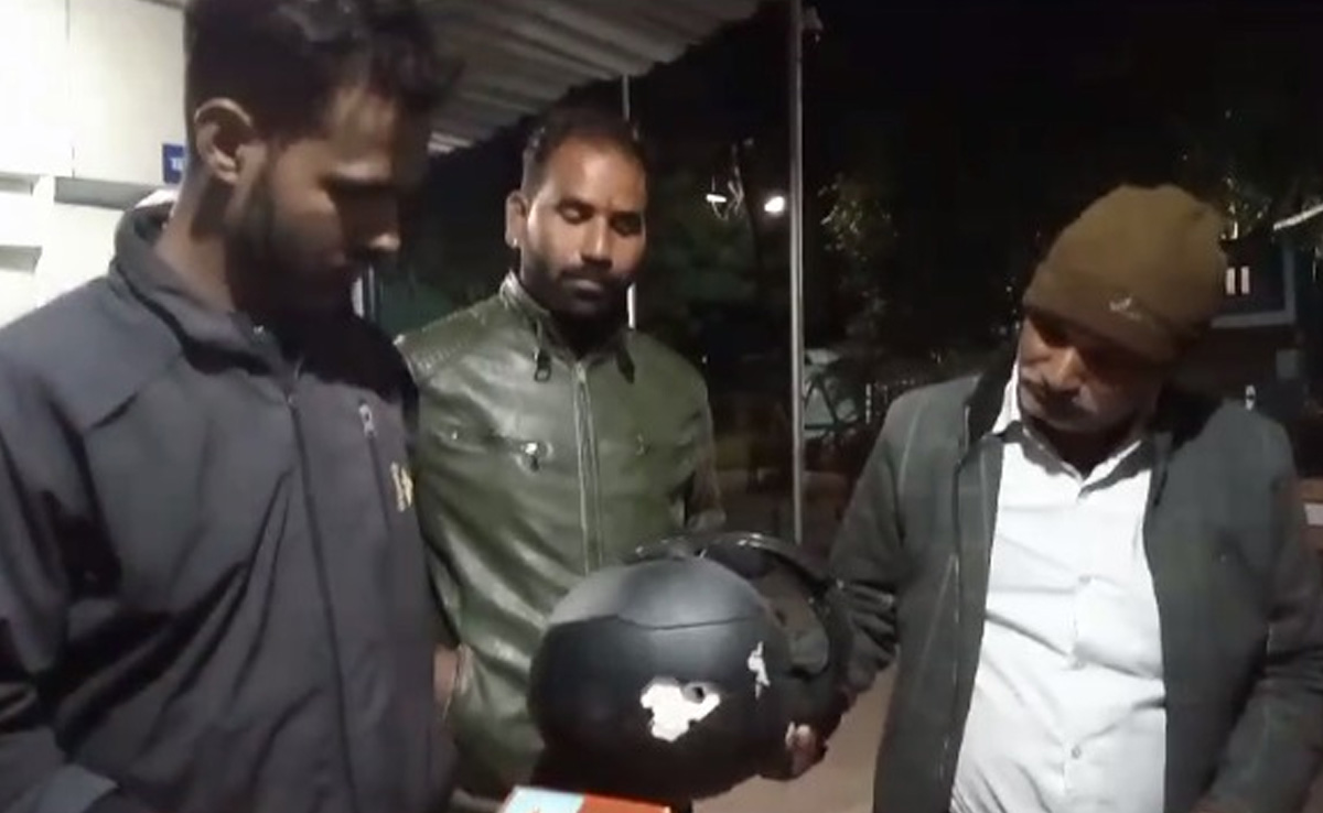 Dewas News: सड़क पर पड़े मिले दो युवकों के शव, हत्या या हादसा- जांच में जुटी पुलिस