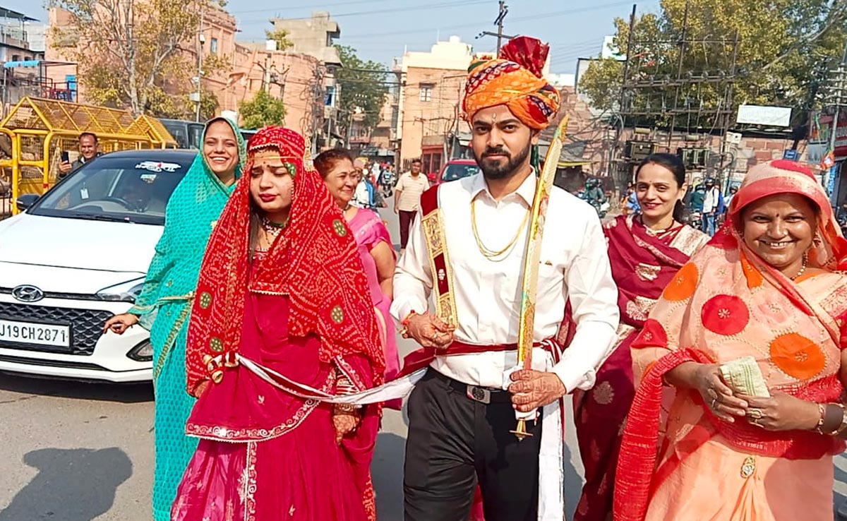 गोगामेड़ी की हत्या के बद मचे बवाल से परेशानी, नई नवेली दुल्हन को पैदल ही जाना पड़ा ससुराल