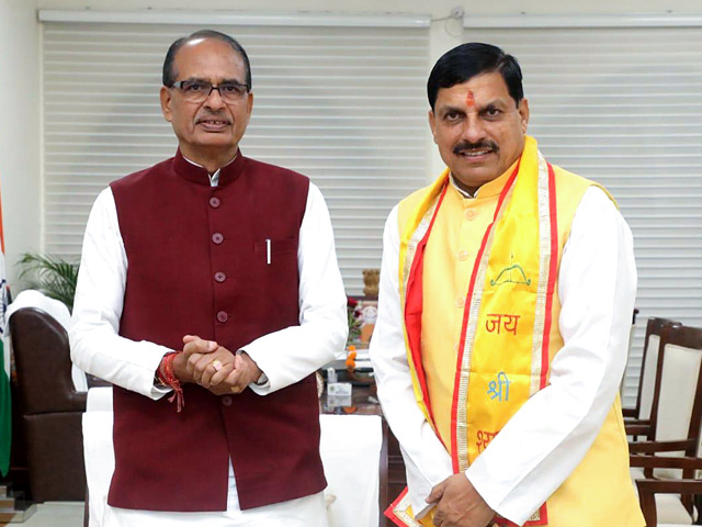 चार लाख करोड़ रुपए के कर्ज में डूबी एमपी सरकार, चुनावी वादों को पूरा करने के लिए फिर मांगा लोन