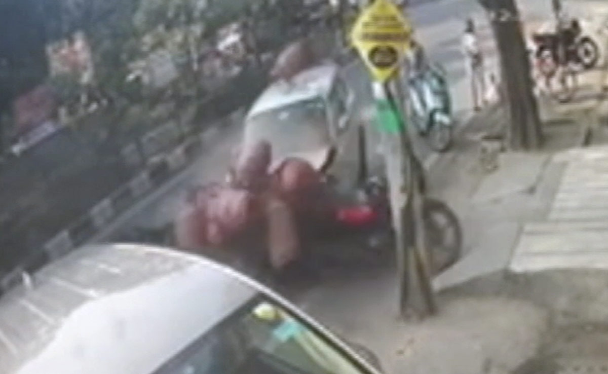Video: Gas Cylinders Flung In Air After Speeding Car Rams Cart In Delhi