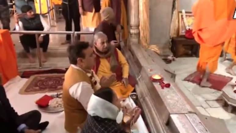 Rajasthan New CM: मुख्यमंत्री पद की शपथ से पहले जयपुर के गोविंद देवजी मंदिर में पूजा करने पहुंचे भजनलाल शर्मा, देखें वीडियो