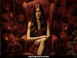 Just Katrina Kaif And Team <i>Merry Christmas</i> Serving The Best Festive Spirit. Pics Inside Just Katrina Kaif And Team <i>Merry Christmas</i> Serving The Best Festive Spirit. Pics Inside