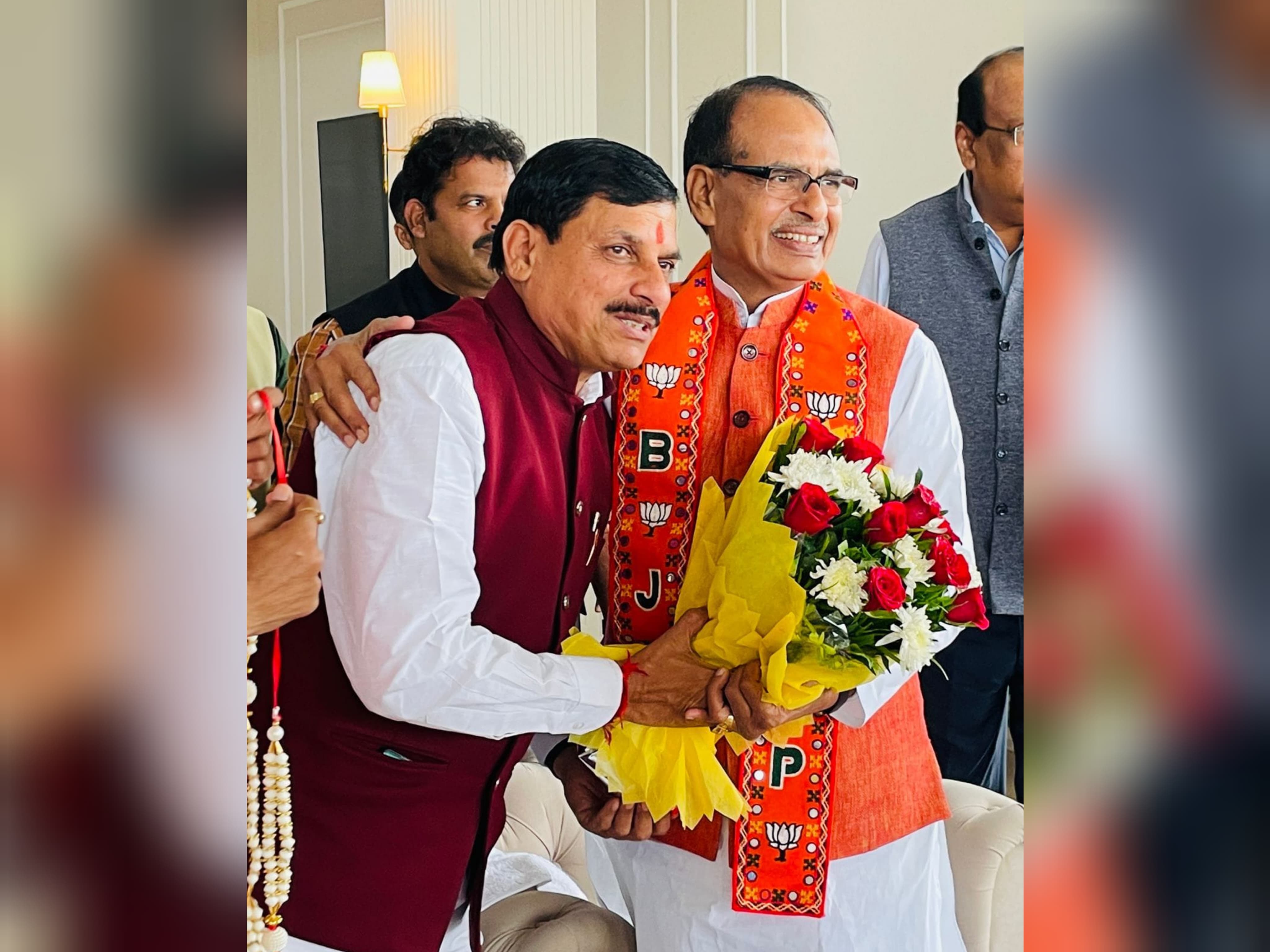 Loksabha Election :सीएम मोहन और पूर्व CM शिवराज ने सोनिया, दिग्विजय और कमलनाथ पर कसा तंज, कह दी ये बड़ी बात... Loksabha Election :सीएम मोहन और पूर्व CM शिवराज ने सोनिया, दिग्विजय और कमलनाथ पर कसा तंज, कह दी ये बड़ी बात...