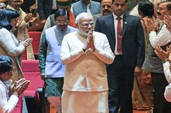 पीएम मोदी ने सांसदों से 2024 के लिए कमर कसने को कहा पीएम मोदी ने सांसदों से 2024 के लिए कमर कसने को कहा