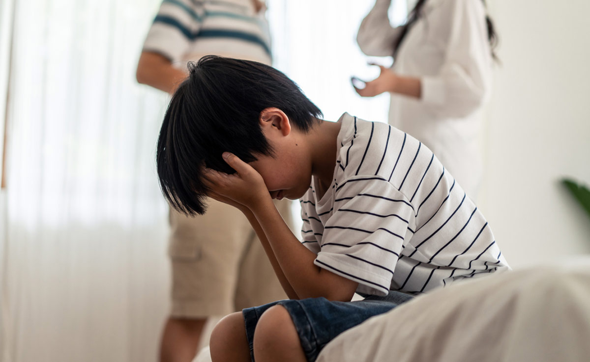 माता-पिता के ये 5 काम बच्चों को पहुंचाते हैं दुख, मानसिक पीड़ा से भी गुजरने लगते हैं बच्चे