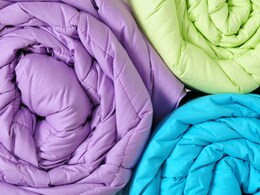 नए बने रहेंगे आपके कंबल और रजाई, बस अपनाइये ये आसान ट्रिक, बनी रहेगी चमक नहीं जमेगी धूल-मिट्टी नए बने रहेंगे आपके कंबल और रजाई, बस अपनाइये ये आसान ट्रिक, बनी रहेगी चमक नहीं जमेगी धूल-मिट्टी