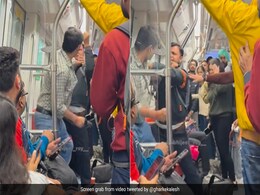 दिल्ली मेट्रो में सीट के लिए यात्रियों के बीच जमकर मारपीट, खूब चले थप्पड़ और घूंसे, यूजर्स बोले- एनिमल देखकर आए हो क्या... दिल्ली मेट्रो में सीट के लिए यात्रियों के बीच जमकर मारपीट, खूब चले थप्पड़ और घूंसे, यूजर्स बोले- एनिमल देखकर आए हो क्या...