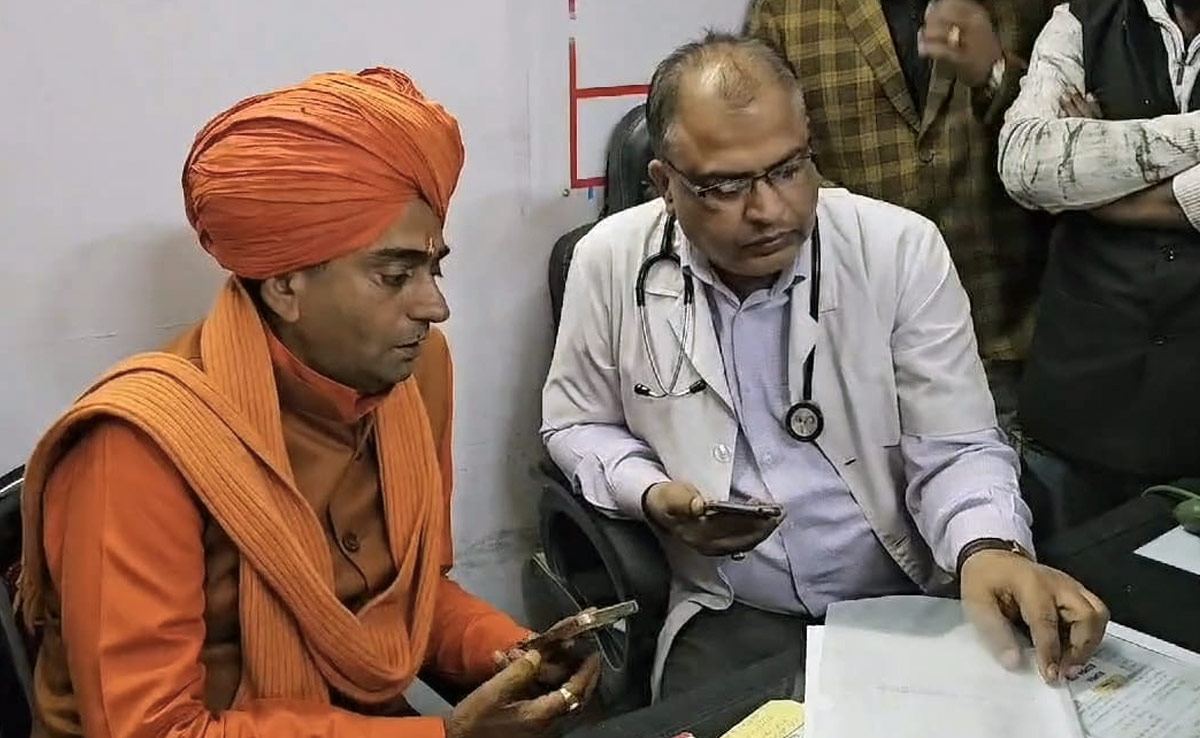 एक्शन मोड में पोकरण विधायक महंत प्रतापपुरी, अस्पताल का निरीक्षण कर दिया 7 दिन का अल्टीमेटम
