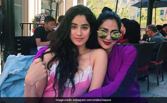 Janhvi Kapoor On Why She Decided Not To Take Advice From Mom Sridevi: "Thought I Had An Unfair Advantage"