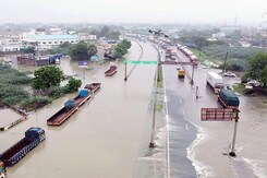 Thousands Stranded In South Tamil Nadu Floods, Other Top Stories Thousands Stranded In South Tamil Nadu Floods, Other Top Stories
