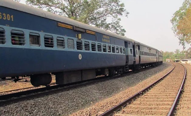 "Rs 6,000 Loss": Man Takes Cab To Reach Destination After Train Runs 9 Hours Late