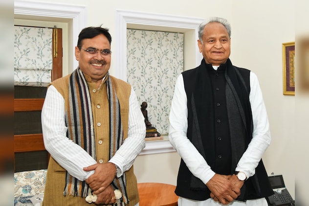 अशोक गहलोत से मिले राजस्थान CM भजन लाल शर्मा, यूजर बोले- कुछ नया जादू-टोना  तो नहीं करने वाले | Rajasthan CM Bhajan Lal Sharma met Congress Leader  Ashok Gehlot, user said- can