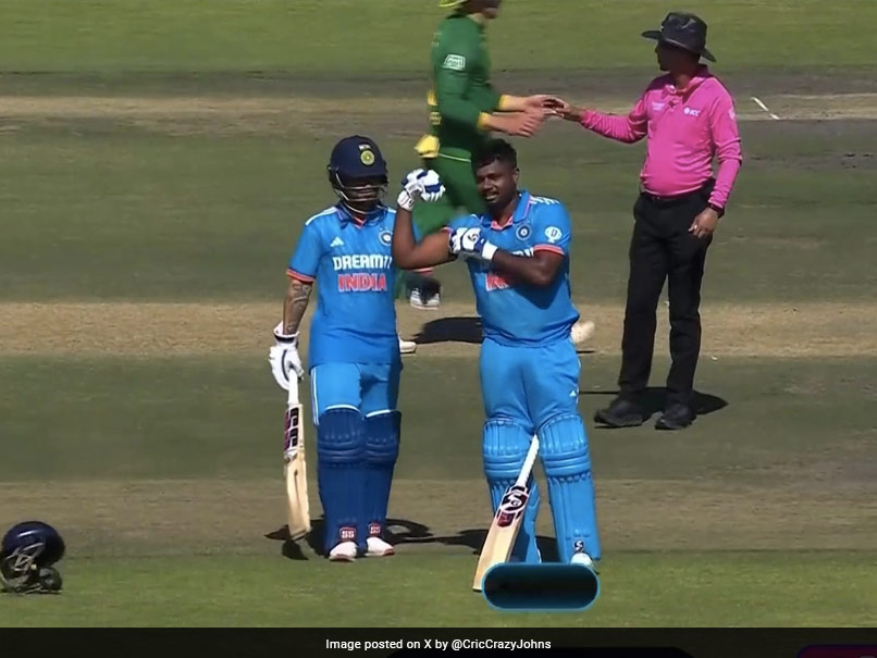 संजू सैमसन ने डेब्यू के 8 साल बाद जड़ा पहला अंतरराष्ट्रीय शतक, सेंचुरी ठोककर दिखाए 'डोले', ऐसा करने वाले पहले खिलाड़ी बने