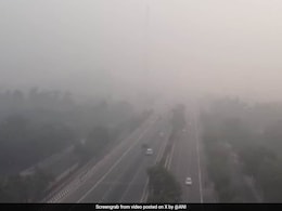 दिल्ली-एनसीआर वायु प्रदूषण: केंद्र ने गैर जरूरी निर्माण कार्य, प्रदूषण करने वाले वाहनों पर लगाई रोक दिल्ली-एनसीआर वायु प्रदूषण: केंद्र ने गैर जरूरी निर्माण कार्य, प्रदूषण करने वाले वाहनों पर लगाई रोक