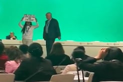 12-Year-Old Indian Girl Storms COP28 Stage, Shouts "End Fossil Fuels" 12-Year-Old Indian Girl Storms COP28 Stage, Shouts "End Fossil Fuels"