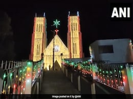Merry Christmas 2023: क्रिसमस पर देश भर में उत्सव का माहौल, रंगीन रोशनी से जगमगाए चर्च Merry Christmas 2023: क्रिसमस पर देश भर में उत्सव का माहौल, रंगीन रोशनी से जगमगाए चर्च