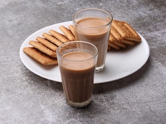 क्या आपके भी दिन की शुरुआत चाय और बिस्कुट के बिना नहीं होती, यहां जानें सेहत के लिए कैसे बन सकता है जहर!