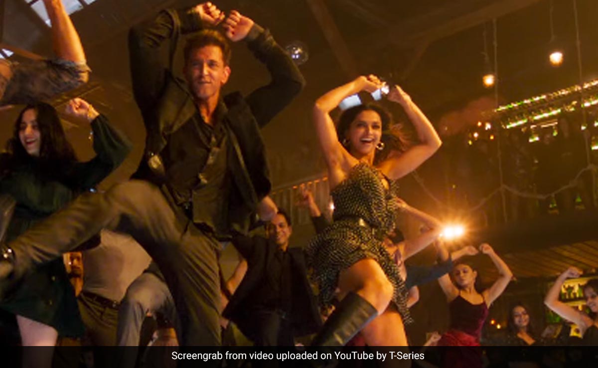 Deepika Padukone-Hrithik Roshan's New <i>Fighter</i> Song Summed Up By Ranveer Singh In A Word