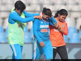 India Star Suffers Nasty Collision With Teammate During Match vs Australia, Complains Of Headache, Taken To Hospital India Star Suffers Nasty Collision With Teammate During Match vs Australia, Complains Of Headache, Taken To Hospital