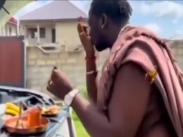 संस्कृत मंत्रोच्चारण के साथ नई गाड़ी की पूजा कर रहा था अफ्रीकी शख्स, वीडियो देख कहेंगे- ये तो वेद का जानकार है संस्कृत मंत्रोच्चारण के साथ नई गाड़ी की पूजा कर रहा था अफ्रीकी शख्स, वीडियो देख कहेंगे- ये तो वेद का जानकार है