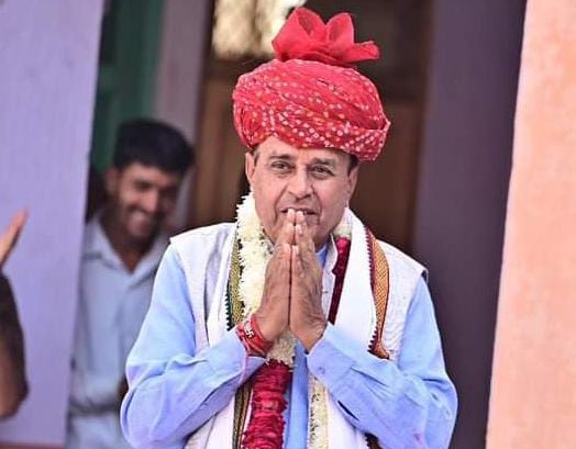 'राम मंदिर सबका है, कांग्रेस को... दो दिवसीय दौरे पर जोधपुर पहुंचे कैबिनेट मंत्री जोगाराम का बड़ा बयान 'राम मंदिर सबका है, कांग्रेस को... दो दिवसीय दौरे पर जोधपुर पहुंचे कैबिनेट मंत्री जोगाराम का बड़ा बयान
