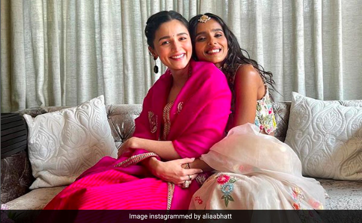 Alia Bhatt At Her Friend's Mehendi Ceremony. Pics Inside