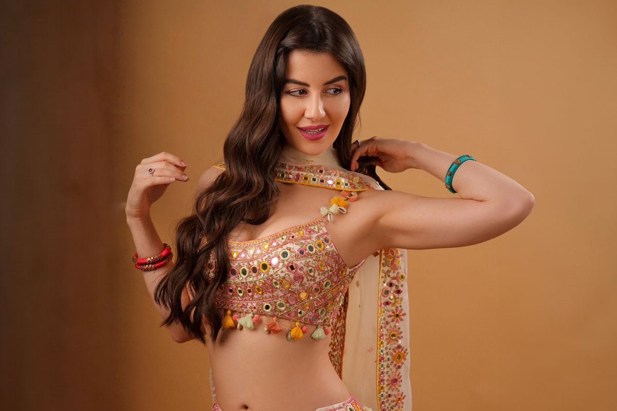 Giorgia Andriani Gives Last-Minute Outfit Inspirations For Your New Year Celebrations