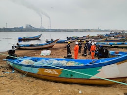 First Phase Of Chennai Oil Spill Cleanup To Be Over In 4-5 Days: Minister First Phase Of Chennai Oil Spill Cleanup To Be Over In 4-5 Days: Minister