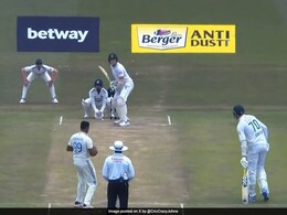 IND vs SA 1st Test: अश्विन ने मार्को जानसेन को दी मांकडिंग की 'चेतावनी', सोशल मीडिया पर वायरल हो रही तस्वीर IND vs SA 1st Test: अश्विन ने मार्को जानसेन को दी मांकडिंग की 'चेतावनी', सोशल मीडिया पर वायरल हो रही तस्वीर